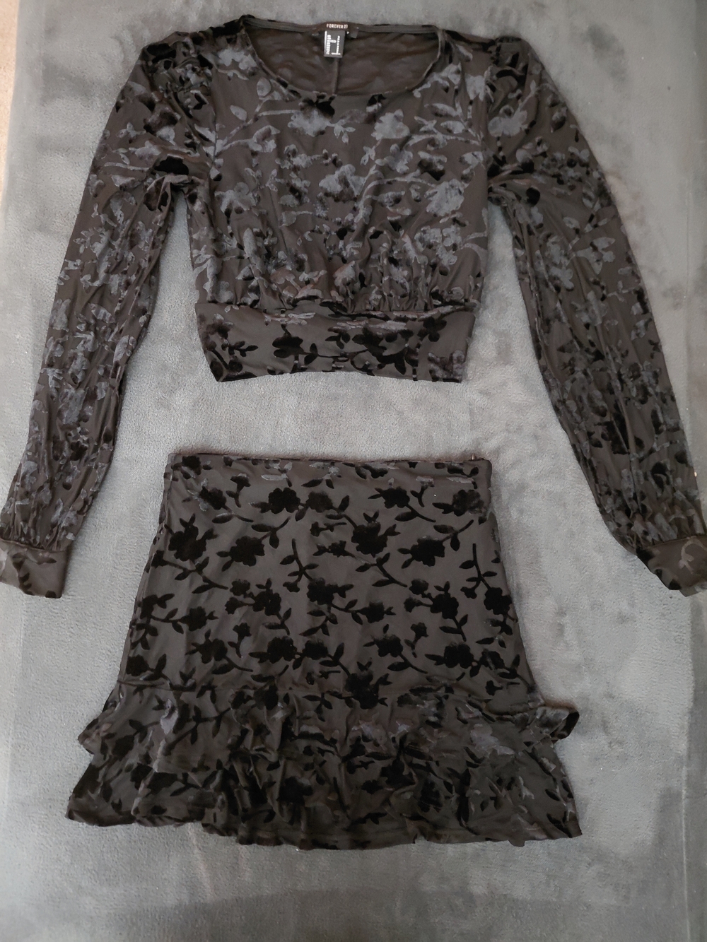 Forever 21 Black Floral Velvet Set